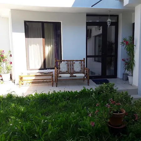 House Lia Lejlighed
